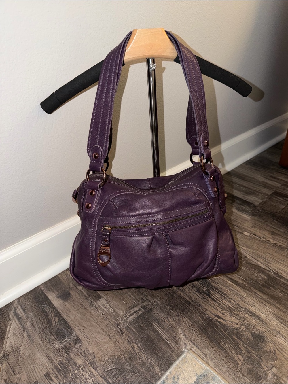 b. makowsky Purple Leather Shoulder Tote w/rose gold hardware